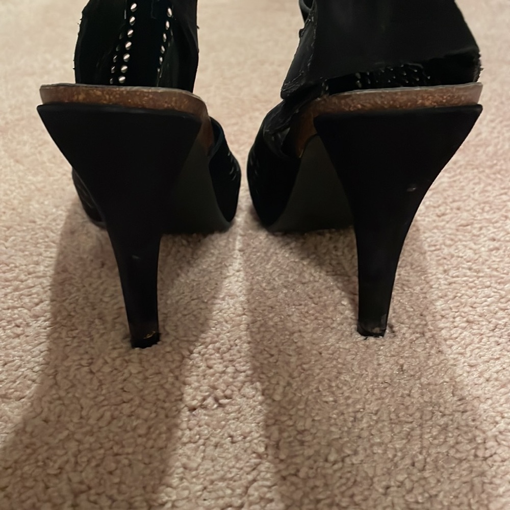 Heels - Picture 3 of 5